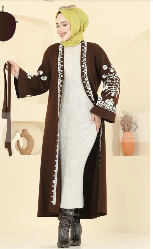 طقم شتوي أنيق للمحجبات  – تصميم راقٍ ومحتشم